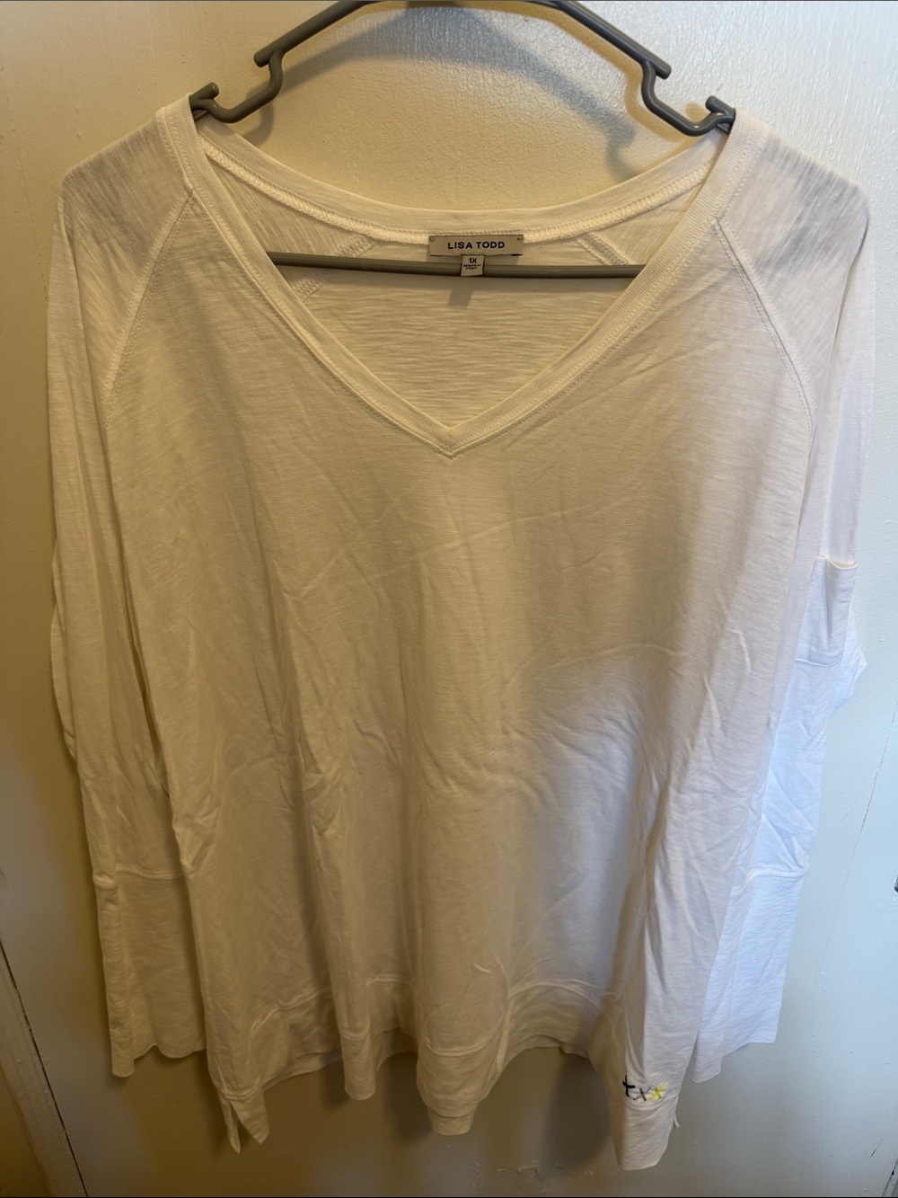 Lisa Todd White V-Neck Long Sleeve Top